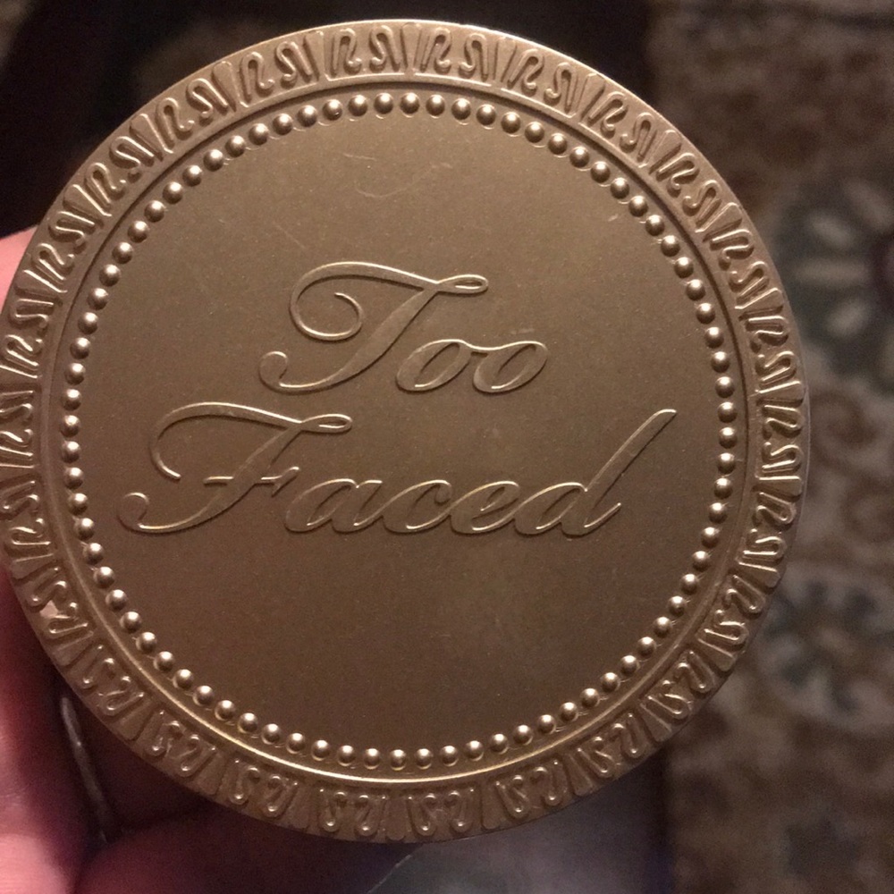 Too faced bronzer